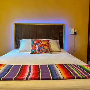 Casona Pueblo Magico -suite And Family Cancún